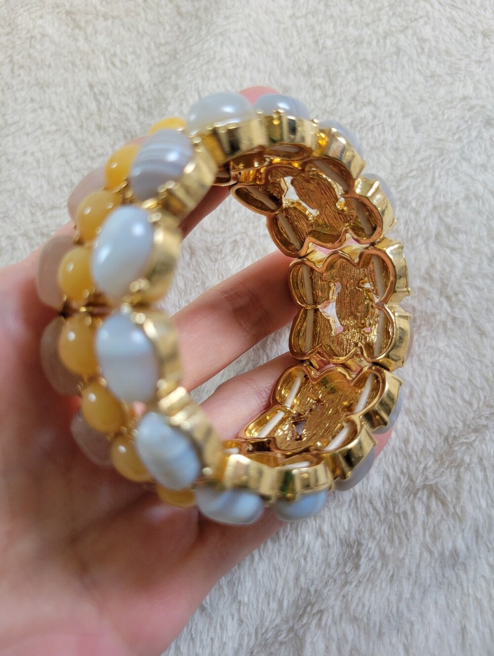 Ann Taylor | NWOT Pretty Gold Tone Multi-Row Cabochan VTG Stretch Bracelet - Picture 6 of 10